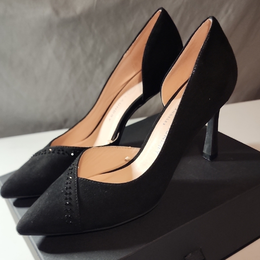 Chinese Laundry Black Heels In Size 6.5 with Elegant Pointed Toe & Little Bling - Picture 3 of 7